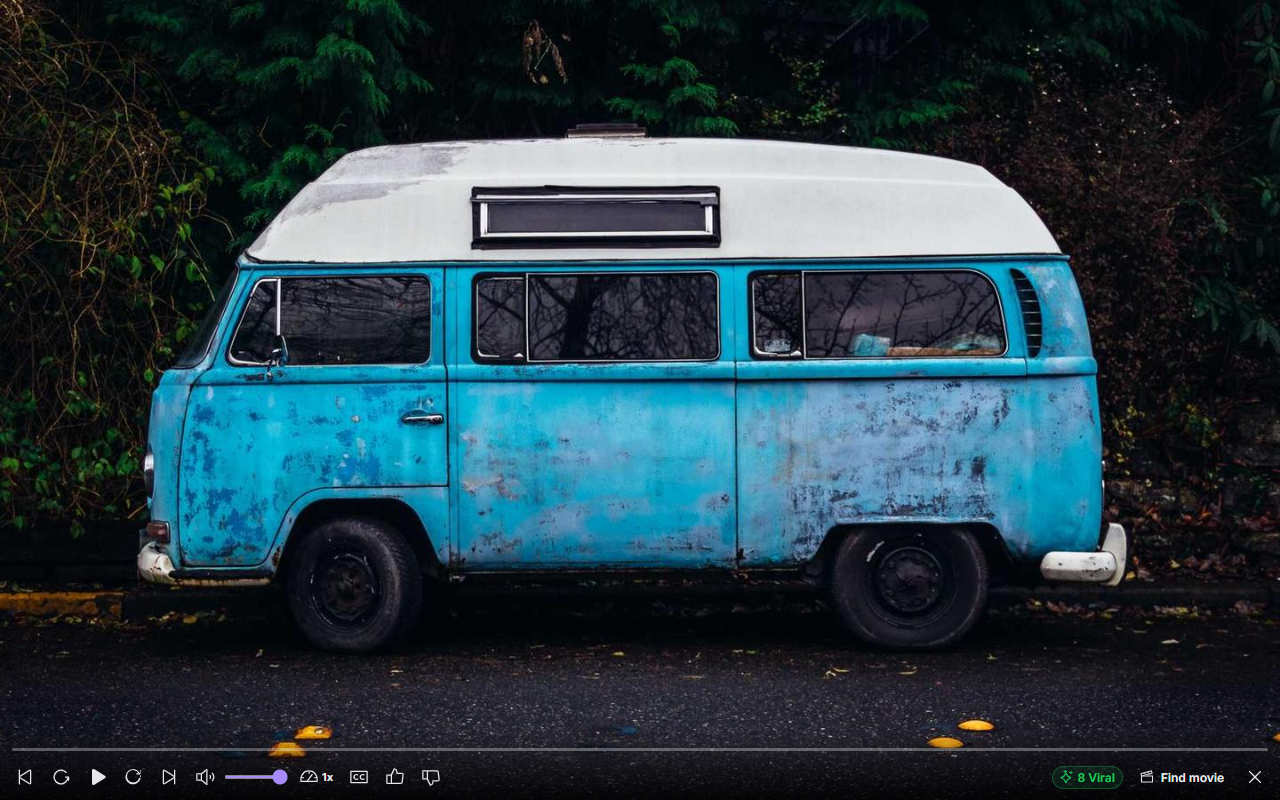 Cinema mode with a full-width control bar